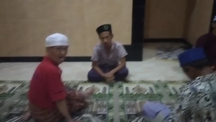 Ta'lim ba'da Isya bersama simbah di Griya Lansia